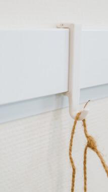 Pack de 10 Clip Hanger blanc - porte manteau accroche pour Info Rail Artiteq - Image 3